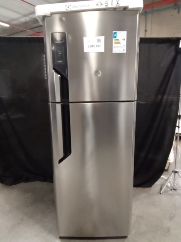 (01) GELADEIRA/REFRIGERADOR ELECTROLUX FF 480L TF71S INOX LOOK 127V