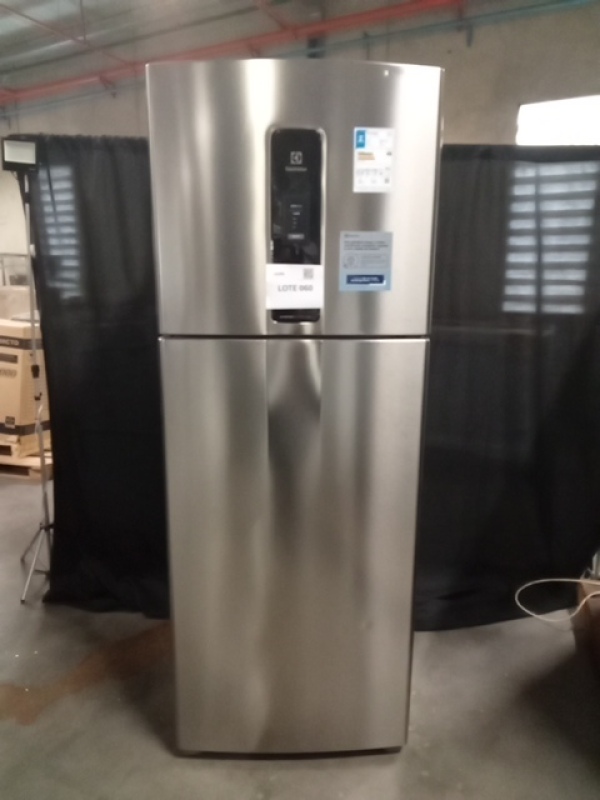 (01) REFRIGERADOR FROST FREE 480L ELECTROLUX IT70S INOX LOOK BIVOLT