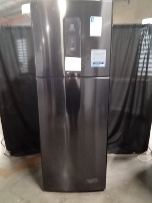 (01) REFRIGERADOR ELECTROLUX 480L FF IT70B BLACK INOX BIVOLT