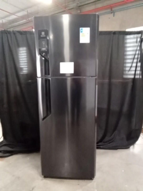 (01) REF FF 480L ELECTROLUX TF71B BLACK INOX 220V