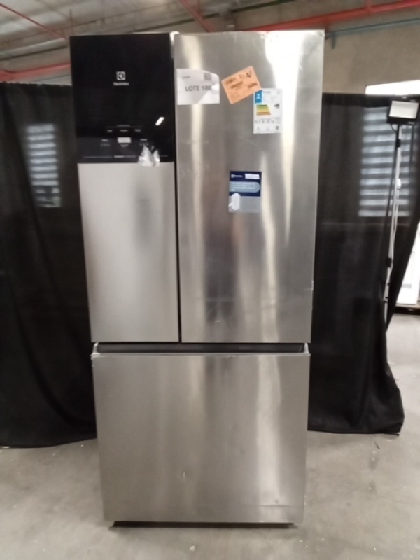 (01) REFRIGERADOR ELECTROLUX 590L IM8S 127V INOX