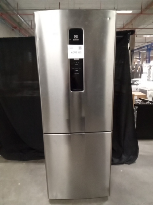 (01) GELADEIRA INVERSE ELECTROLUX FF 490L IB7S 110V INOX